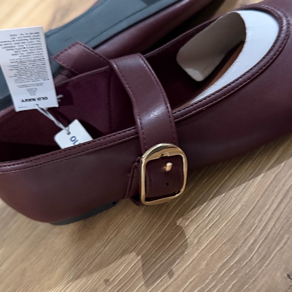 Old Navy Women's Burgundy Flats - Picture 3 of 5